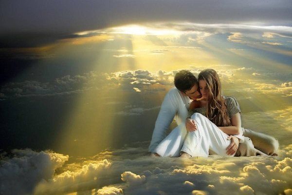 Почему привлекательные и умные женщины выбирают не самых сообразительных мужчин?